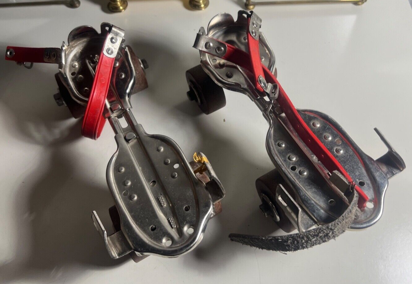 🔴 PATTINI a rotelle da collezione vintage anni 60 misura regolabile chiave