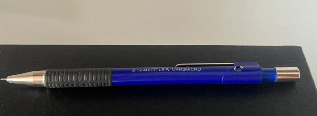 🔴 STAEDTLER Marsmicro Druckbleistift, einziehbar, 0,7 mm Mine, schreibt im Vintage-Stil 