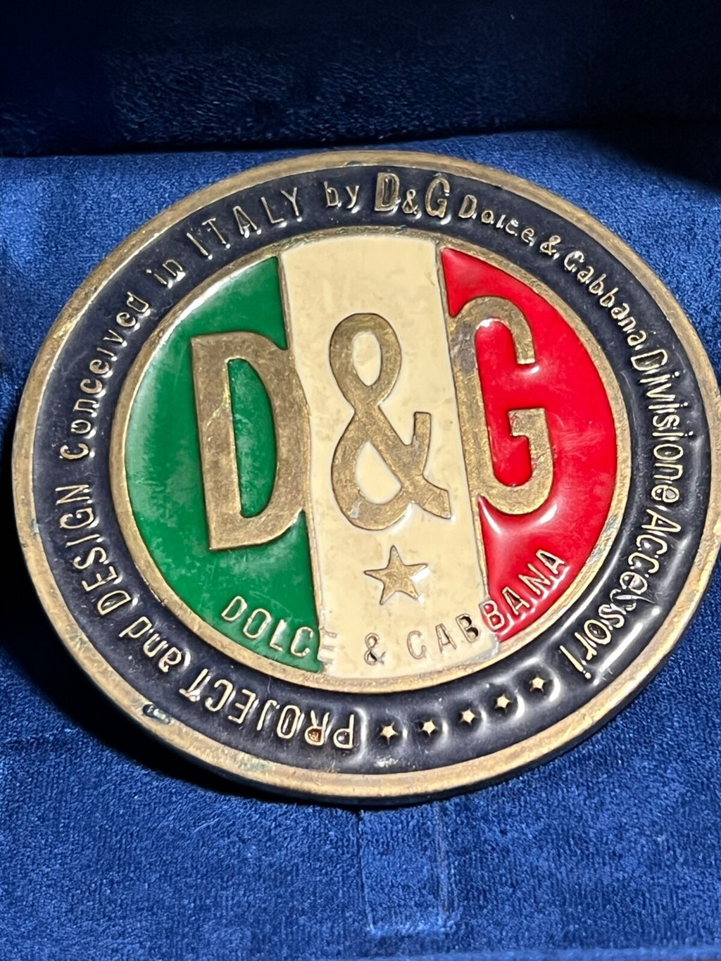 🔴 Gürtelschnalle aus Metall und Emaille von DOLCE &amp; GABBANA, Accessoires-Abteilung 