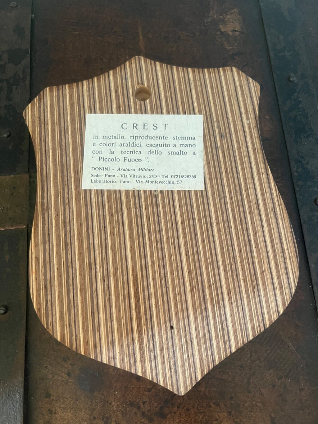 🔴 Crest militare ACCADEMIA MILITARE MODENA di metallo a rilievo scudo legno