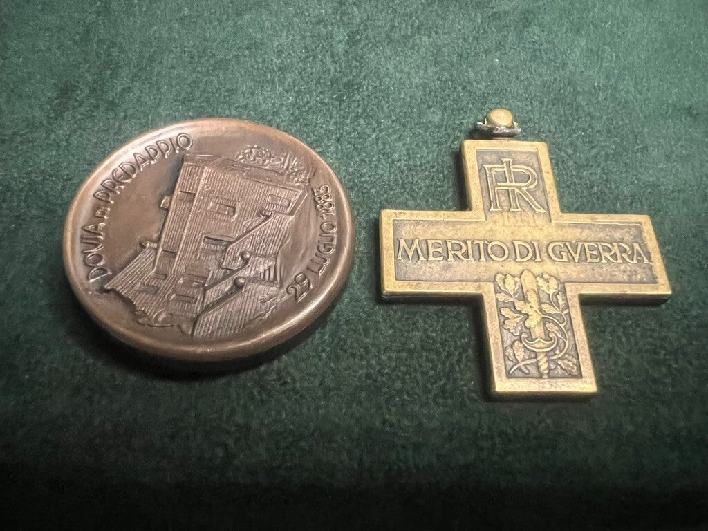 🔴 Medaglie CROCI AL MERITO e BRONZO NEMICO nastri e spille lotto unico vintage