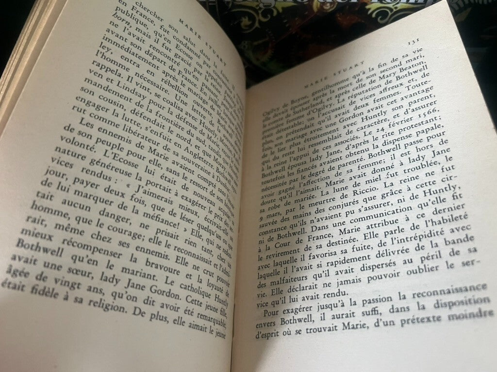 🔴 MARIE STUART French-language history book, hardcover, antique, from 1933 