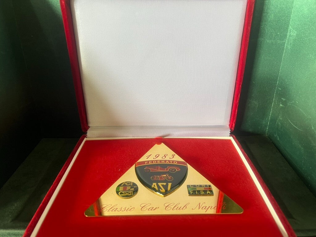 Sia Auto Moto Car Club Napoli Federato Platte Plakette Metall Zapfen 1983 Rot 