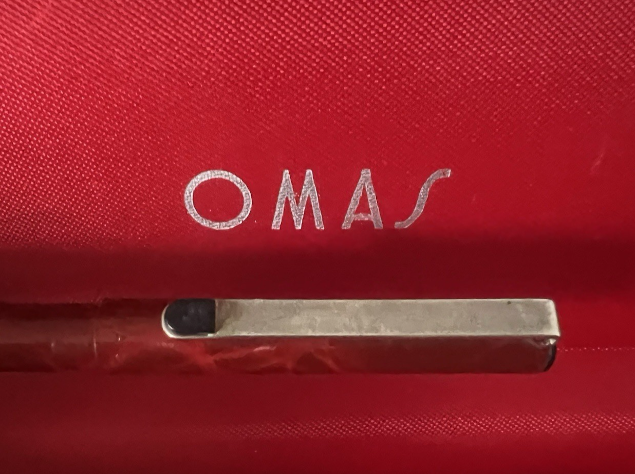 OMAS Pen Esfera Laca Red mit Tapa A Presión Escribe Vintage 