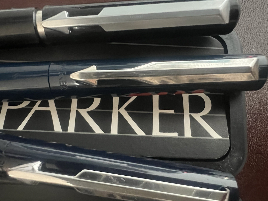 🔴 PARKER penne sfera nere Vector refill roller scrivono LOTTO 3 PEZZI