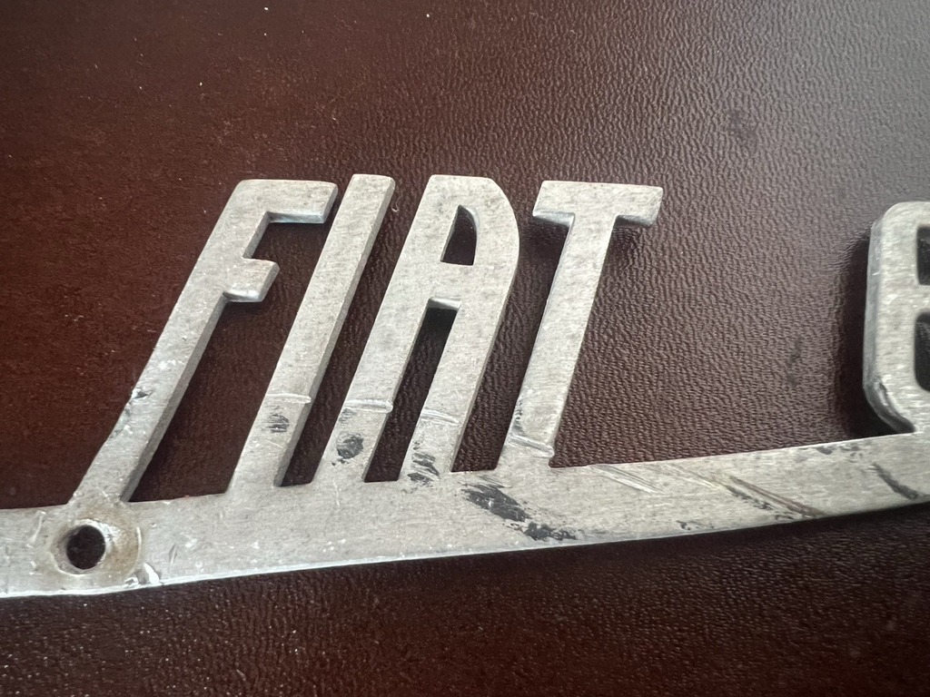 🔴 Stemma FIAT 600 auto emblema fregio logo scritta targhetta metallo
