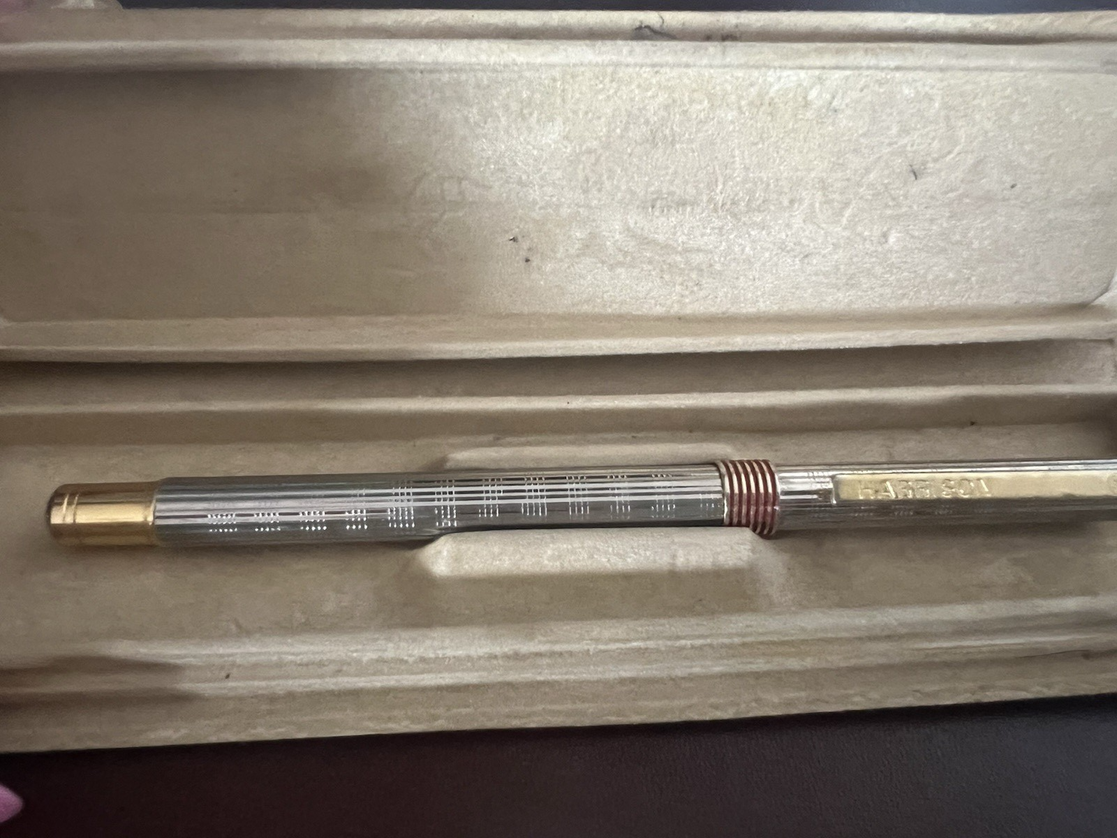 🔴 HARRISON Metallkugelschreiber mit graviertem Goldclip und passendem Federmäppchen 