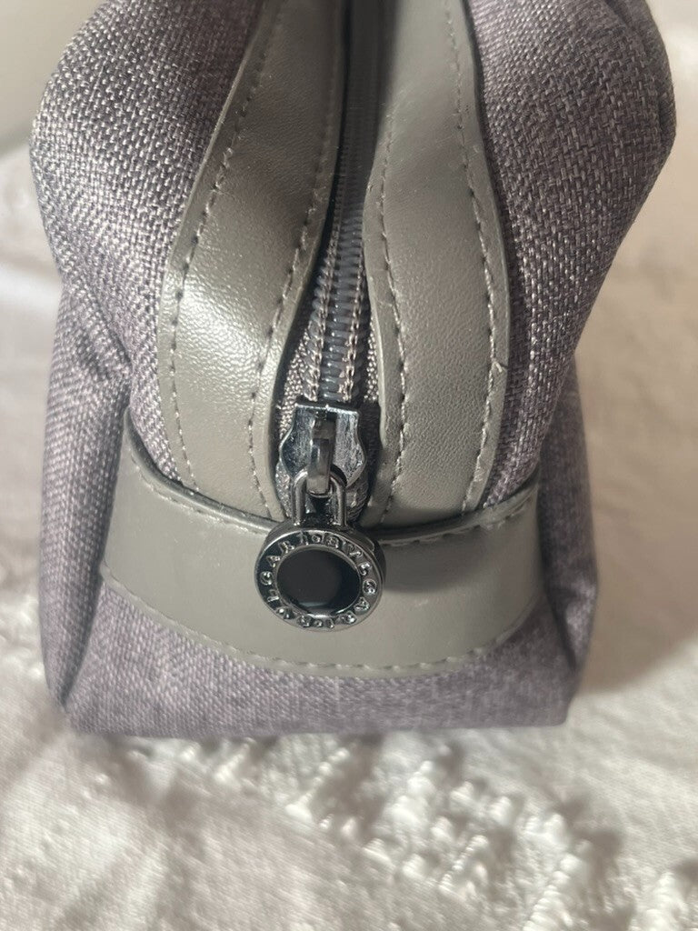 🔴 BULGARI Emirates travel fabric makeup bag 17x7.5 h 12 