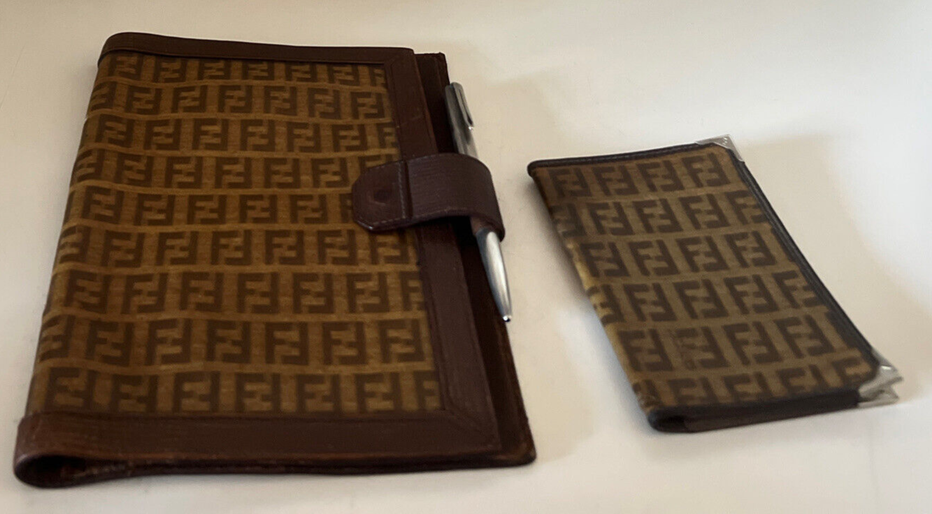 Fendi Amène Agenda + Portefeuille Citrouille Tissu Plastifié Vintage