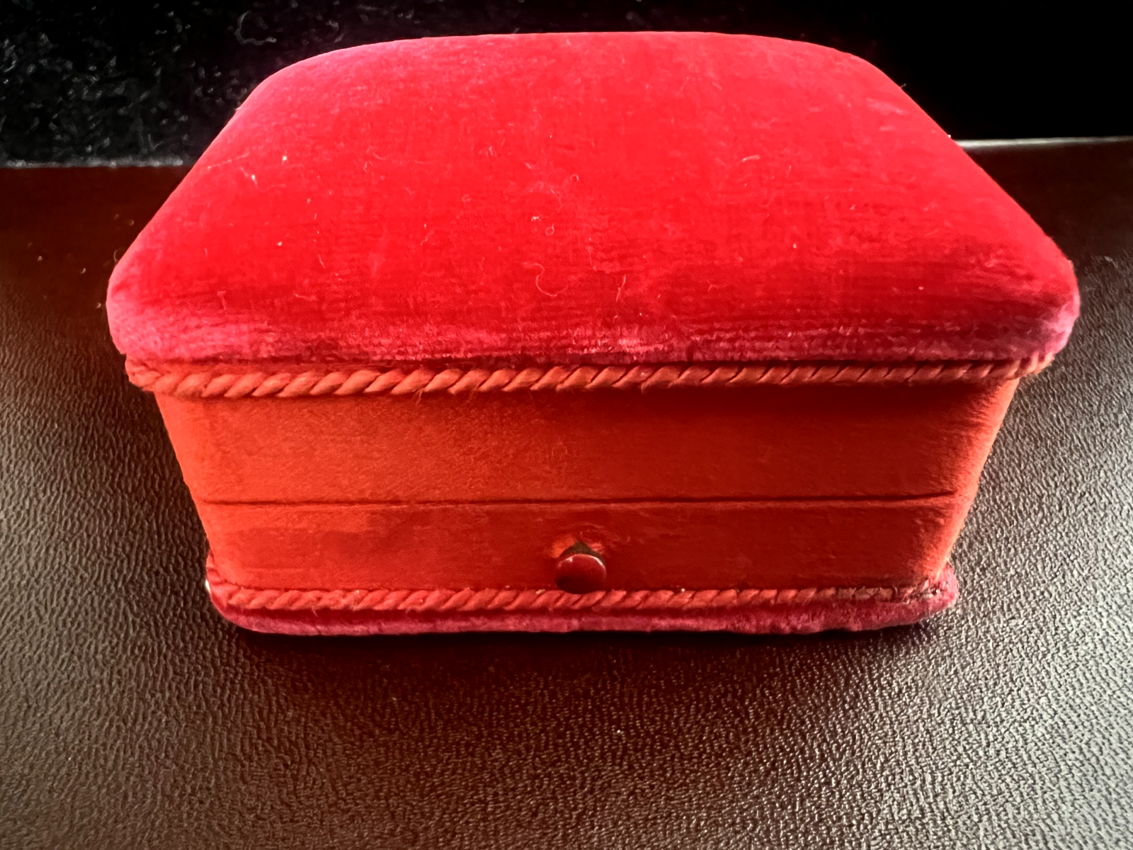 🔴 Scatola orecchini astuccio cofanetto velluto rosso elegantissimo vintage