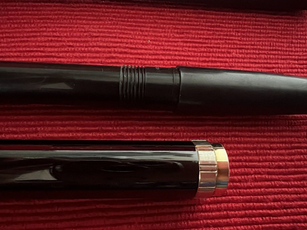 🔴 PENTEL Excalibur Kugelschreiber, schwarzer Lack, mit Anleitung und Etui 