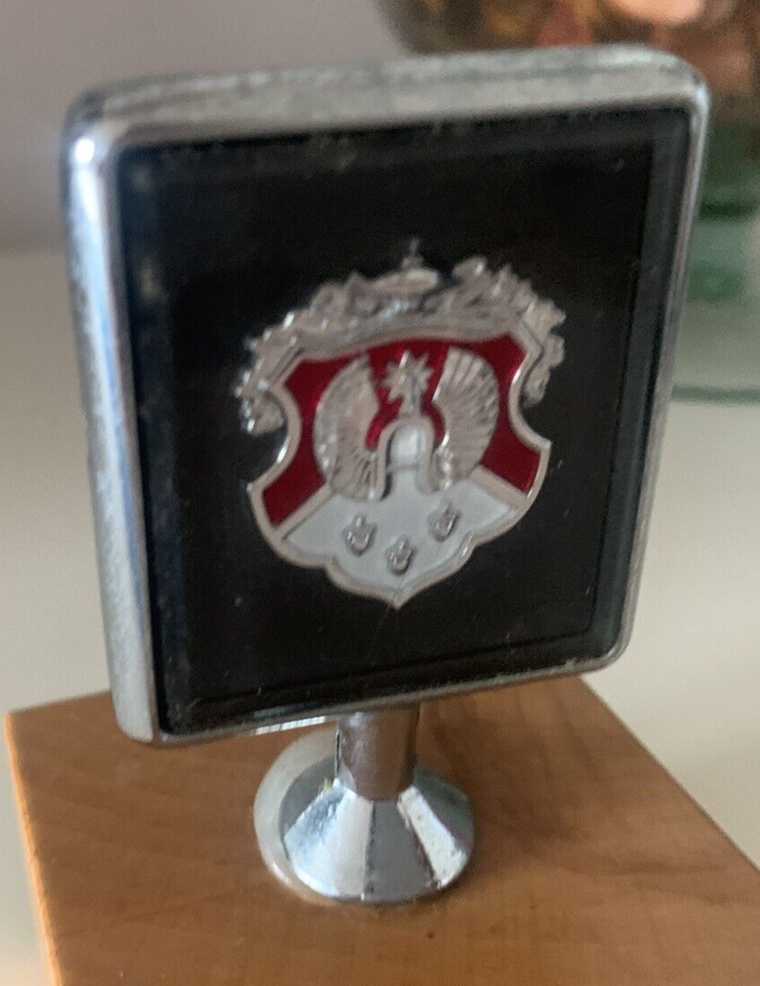 Plaque Voiture Métal Oldsmobile Avec Embase Vintage Original Car Badge 