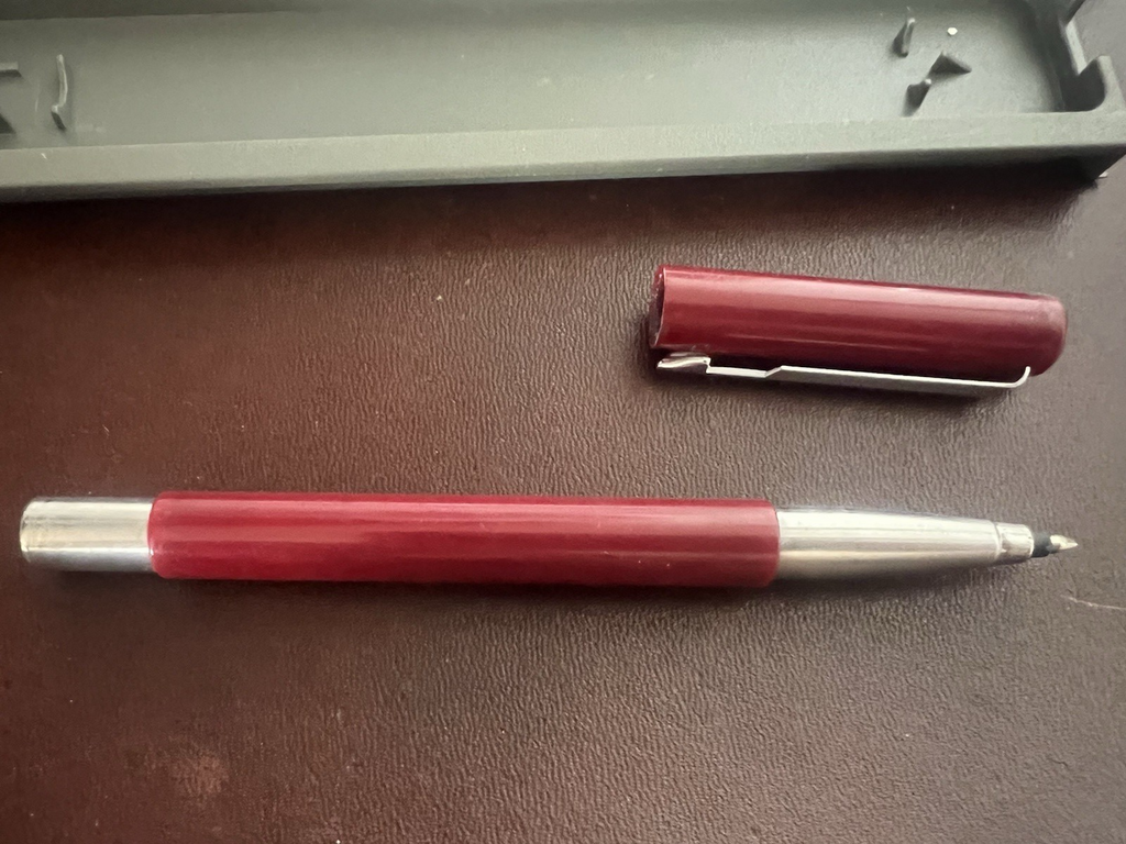 Parker Stylo-Plume Stylo à Plume Et Sphère Rouge Vector Scrivono Vintage