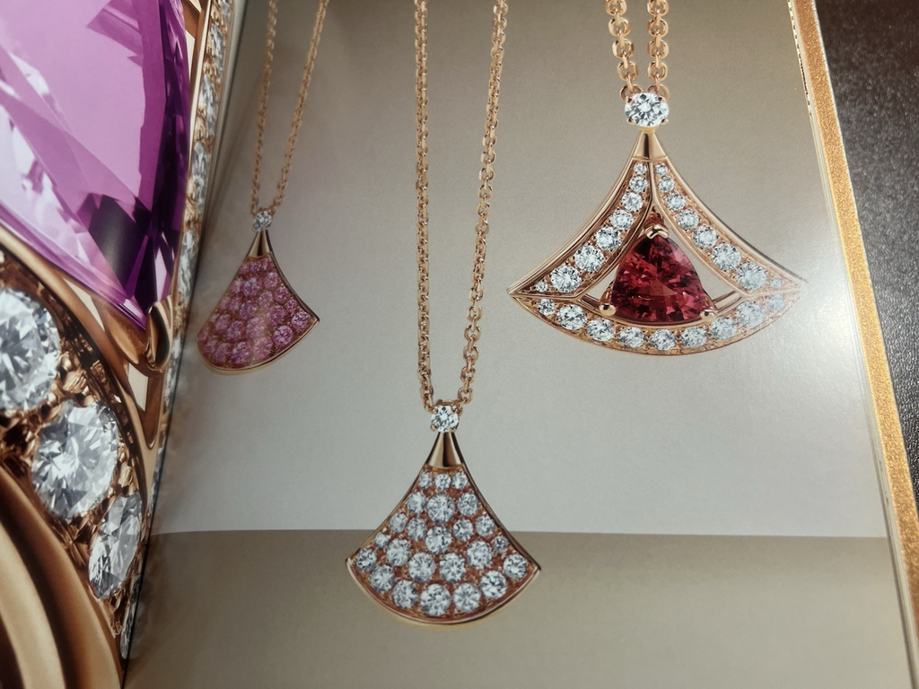 Bulgari Katalog Schmuckkollektion 2018-2019 mit Foto B Zero Official 