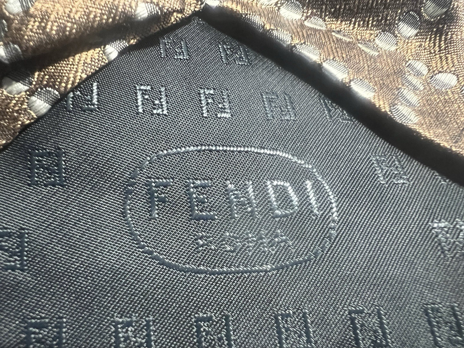 Fendi Men's Classic Elegant Brown Pure Silk Tie