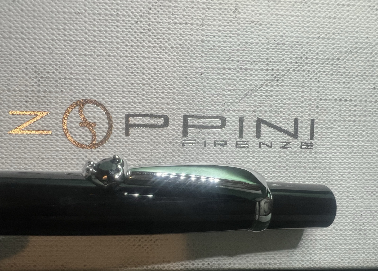 Zoppini Stylo-Plume Sphère Laque Noire Profils Chrome Avec Pierre Coeur Etui