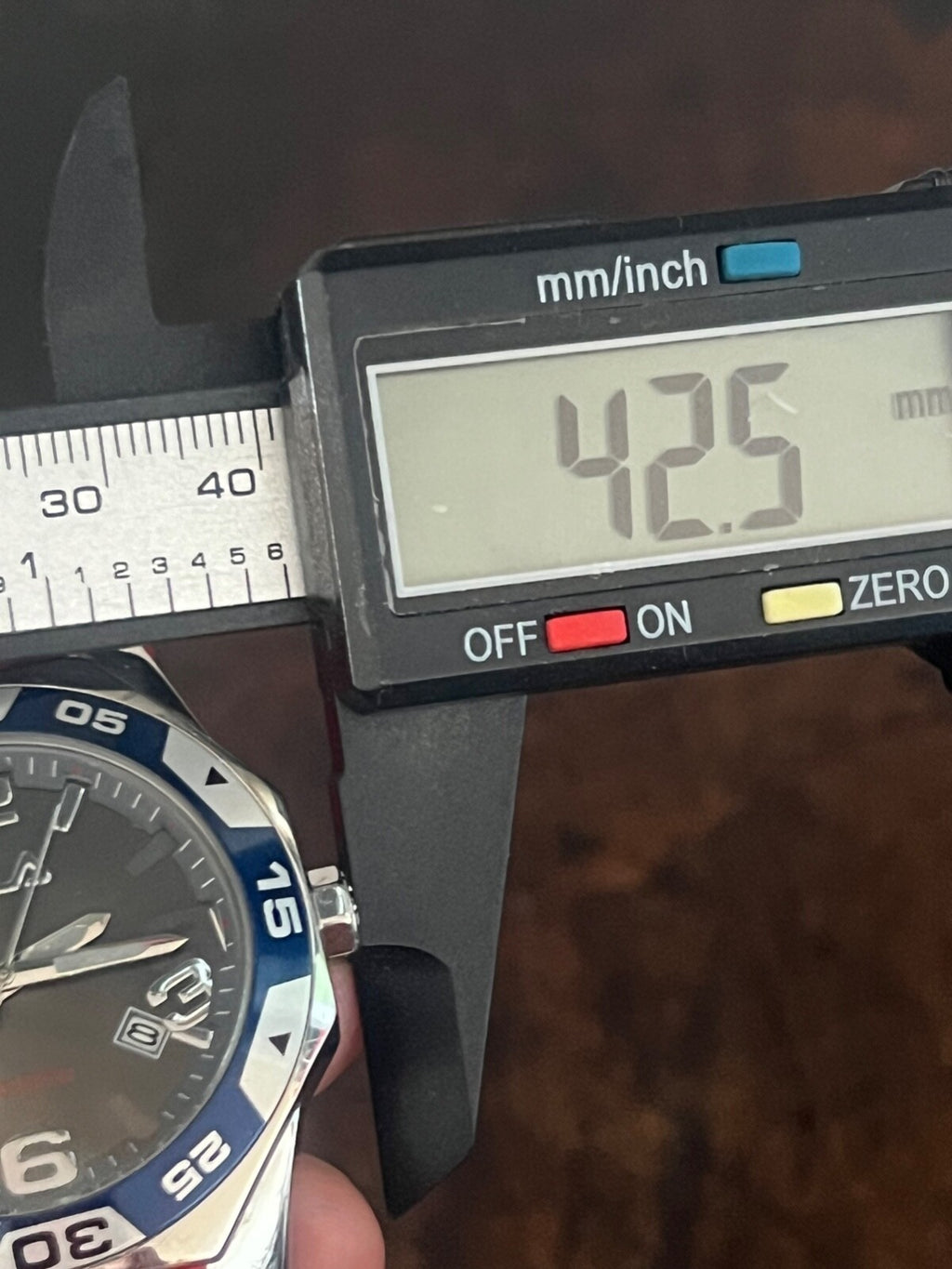 🔴 FILA Herrenuhr FA0831, 5 ATM wasserdicht, Übergröße 42 mm 