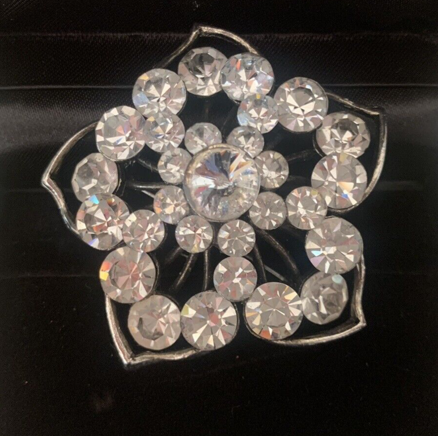 🔴 Brosche mit Diamanteffekt und Steinblume, große Vintage-Schaljacke 