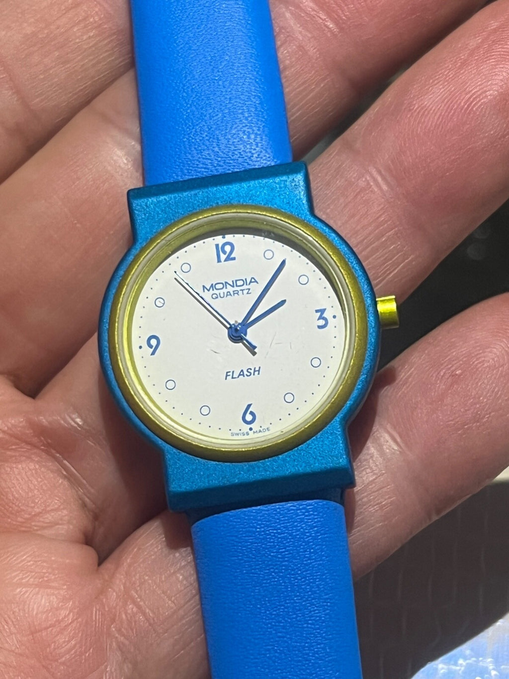 Mondia Montre Unisexe Flash Bleu Movimentol Quartz Fonctionnant Vintage 