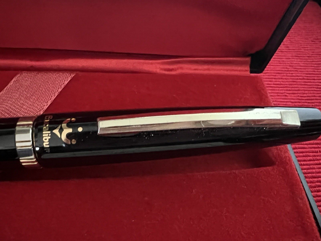 PENTEL Bolígrafo Roller Excalibur Laca Negra Con Instrucciones Y Estuche