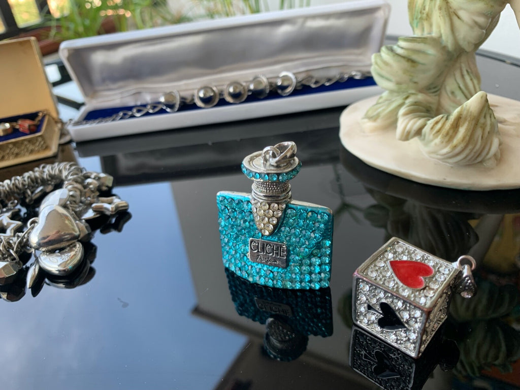 🔴 Lot of 4 BRACELETS with charms + 2 rare VINTAGE CHARMS! 