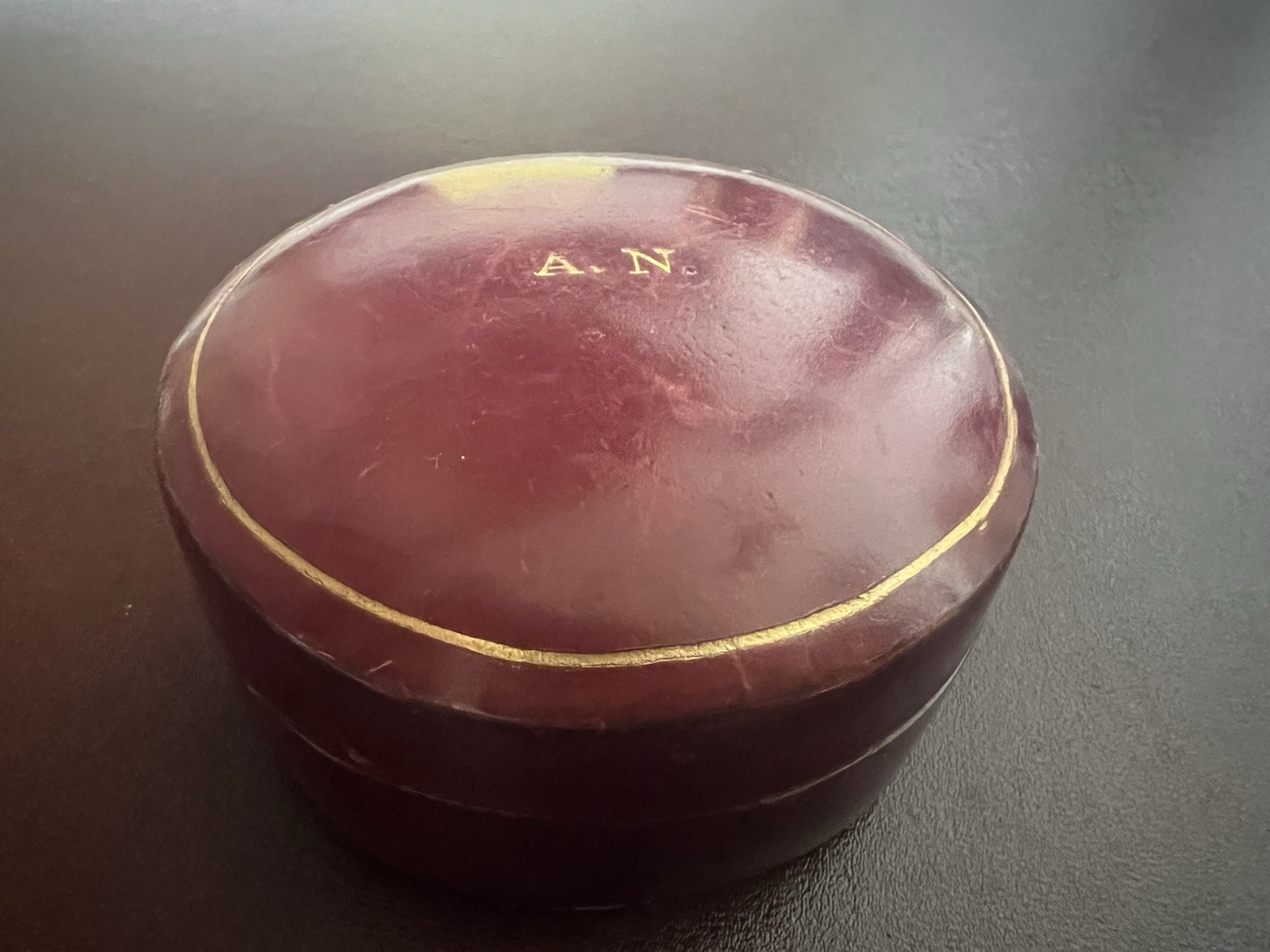 🔴 Scatola box gioiello orologio tasca pelle incisioni A N dorate Ø 6,2 vintage