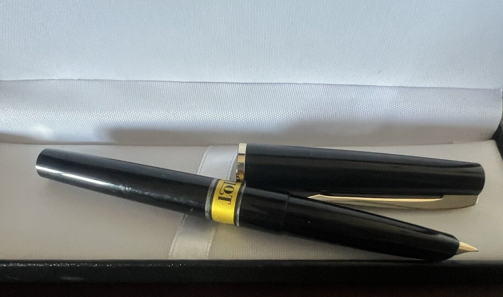 🔴 PILOT penna stilografica nera pennino F profili dorati scrive vintage 1970