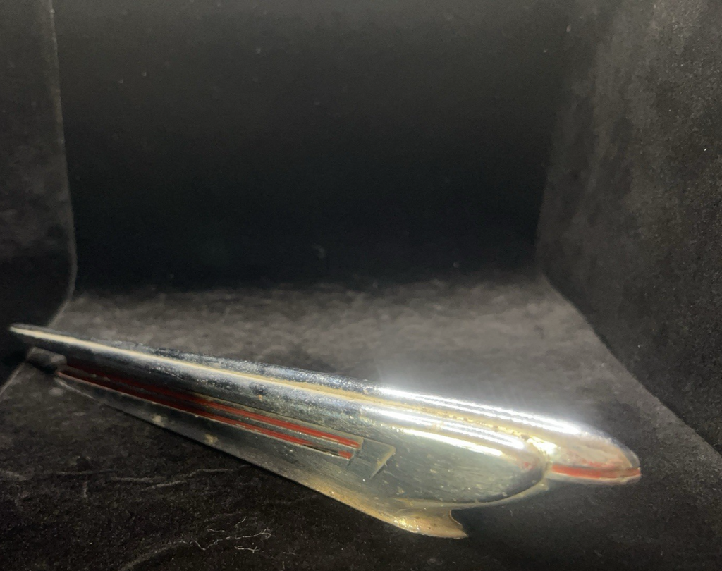 Red Vintage American Car Hood Radiator Mascot Speed Emblem