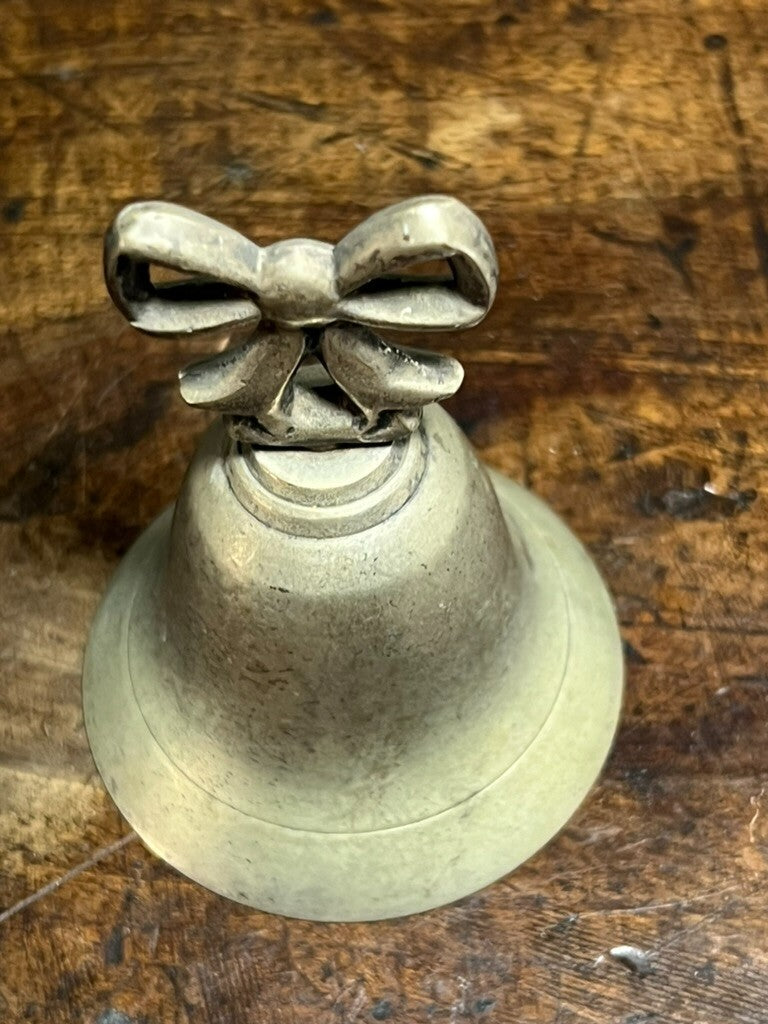 🔴 CAMPANELLO campanella campana metallo Ottone FIOCCO diametro 6 h 9 cm vintage