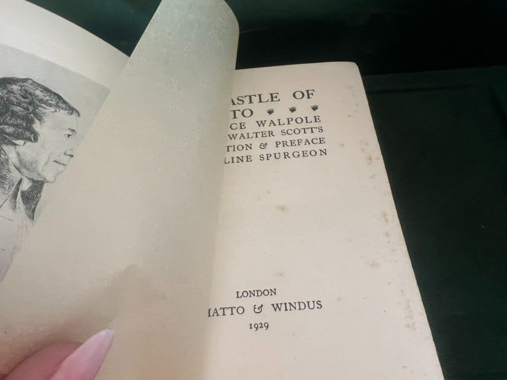 🔴 Buch DAS SCHLOSS VON OTRANTO von Caroline Spurgeton in englischer Sprache aus dem Jahr 1929 