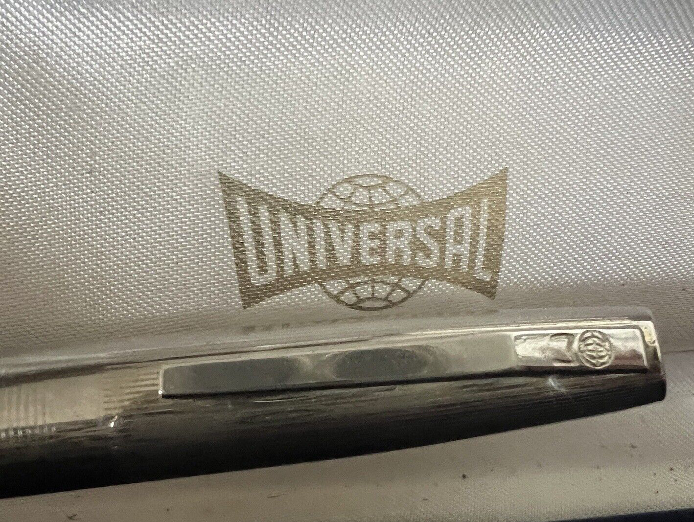 🔴 UNIVERSAL PISTON Füllfederhalter, bordeauxroter Korpus, schreibt Vintage, 1950er Jahre 