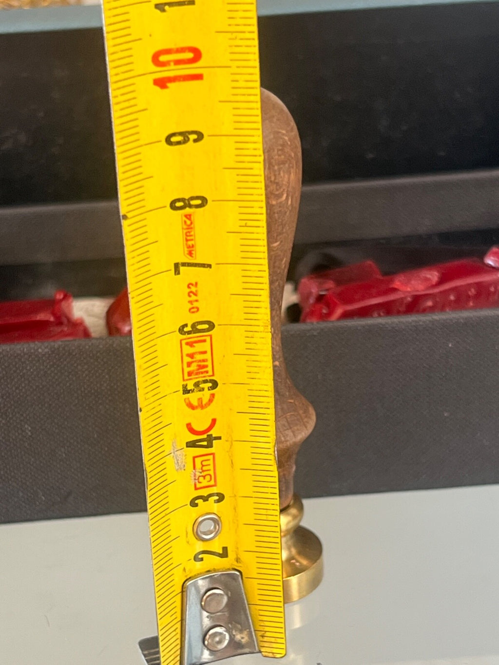 🔴 SIGILLO timbro ceralacca con iniziali A V spugna brillantini MANUFACTUS