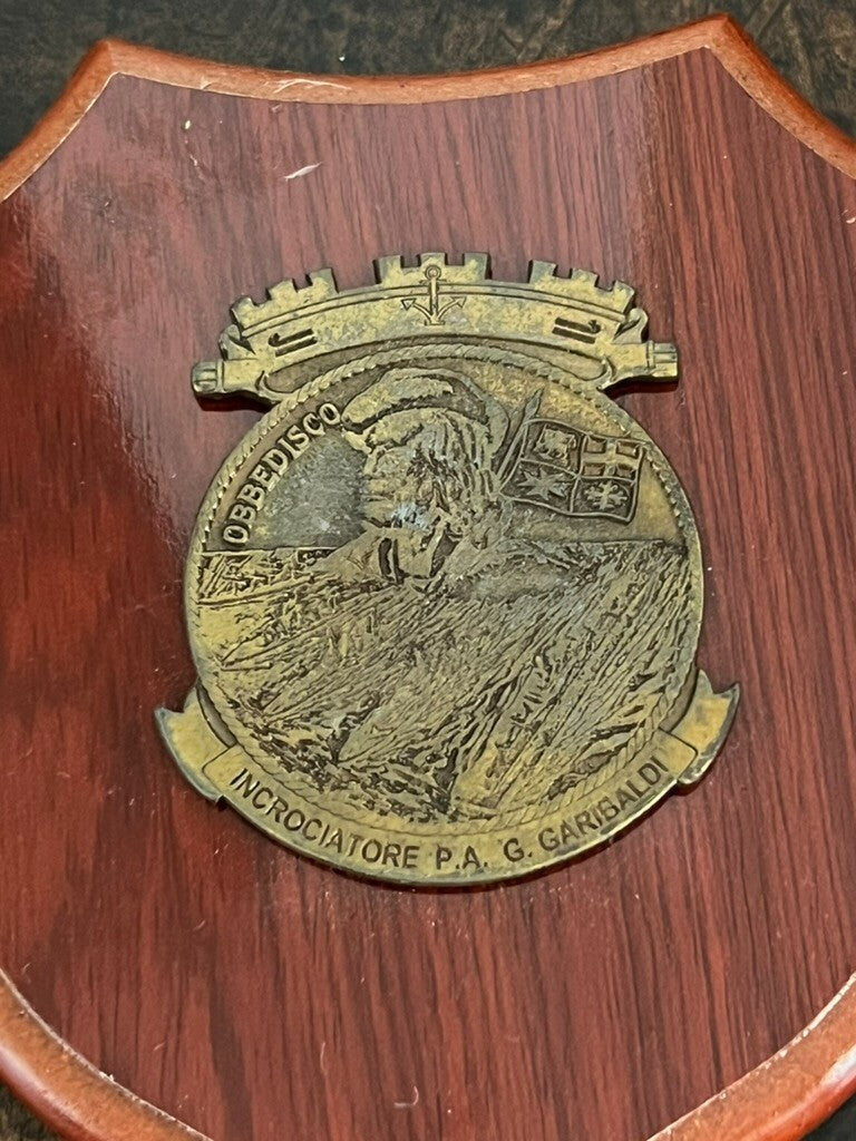 🔴 Crest MARINA ITALIANA incrociatore Garibaldi scudo legno con decoro metallo