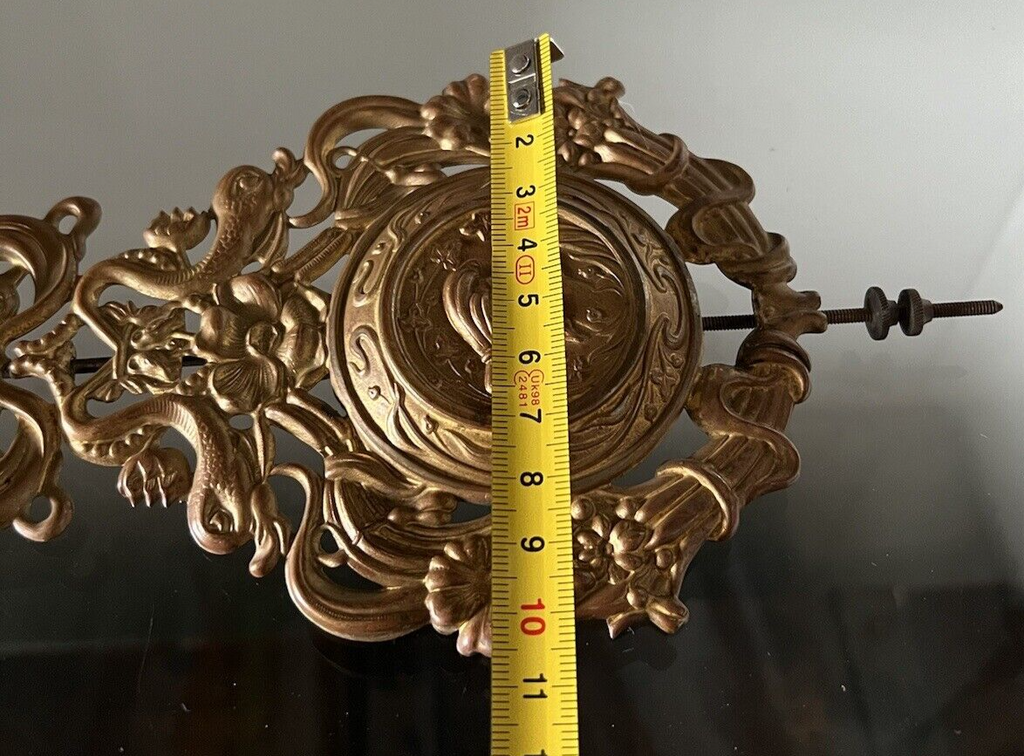 🔴 PENDOLO orologio muro parete RICAMO DAMA METALLO con asta retrostante vintage
