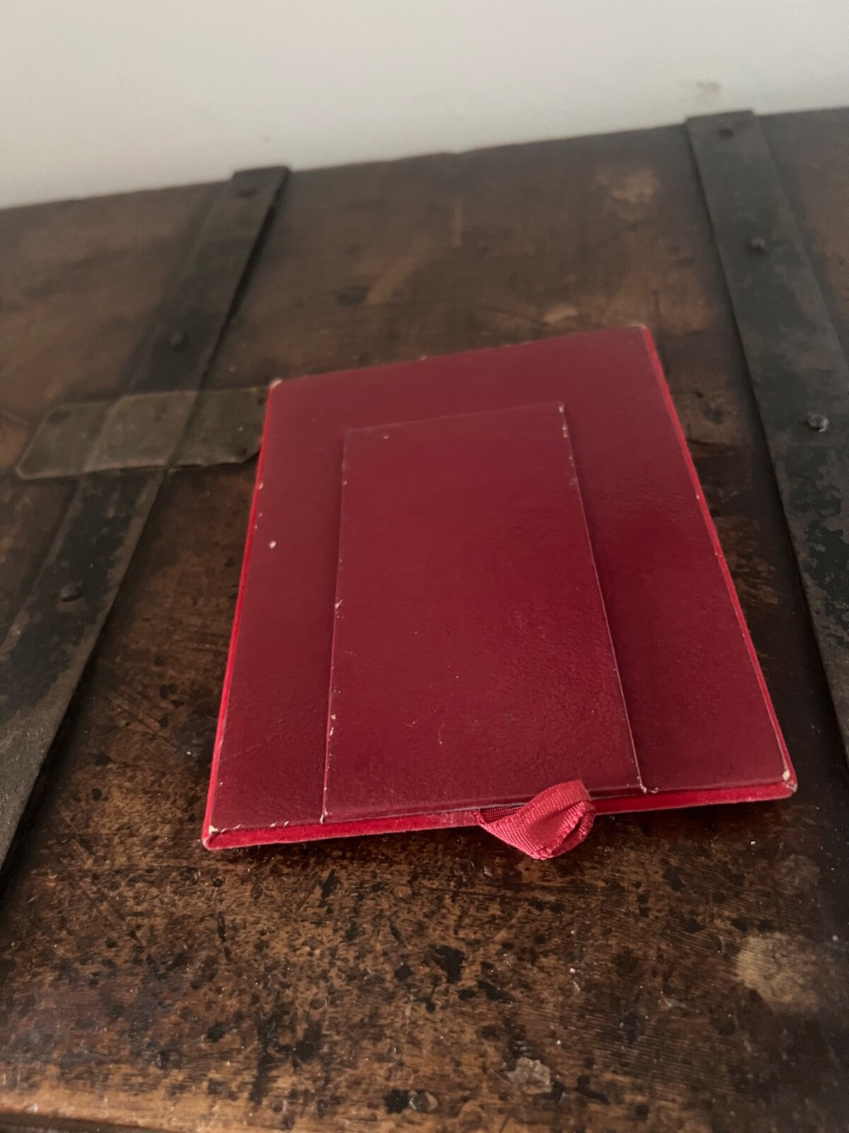 🔴 Wappen des italienischen Roten Kreuzes aus rotem, beflocktem Emaille-Metall 