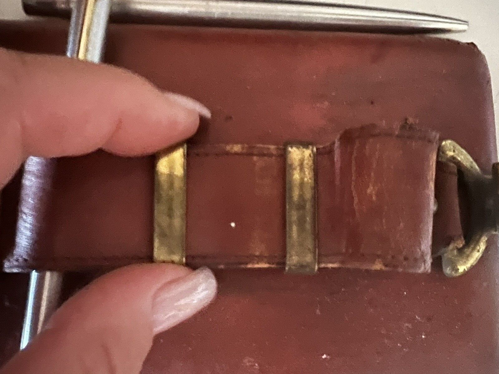 🔴 ETIENNE AIGNER Vintage-Stifthalter aus Leder zur Wandmontage 