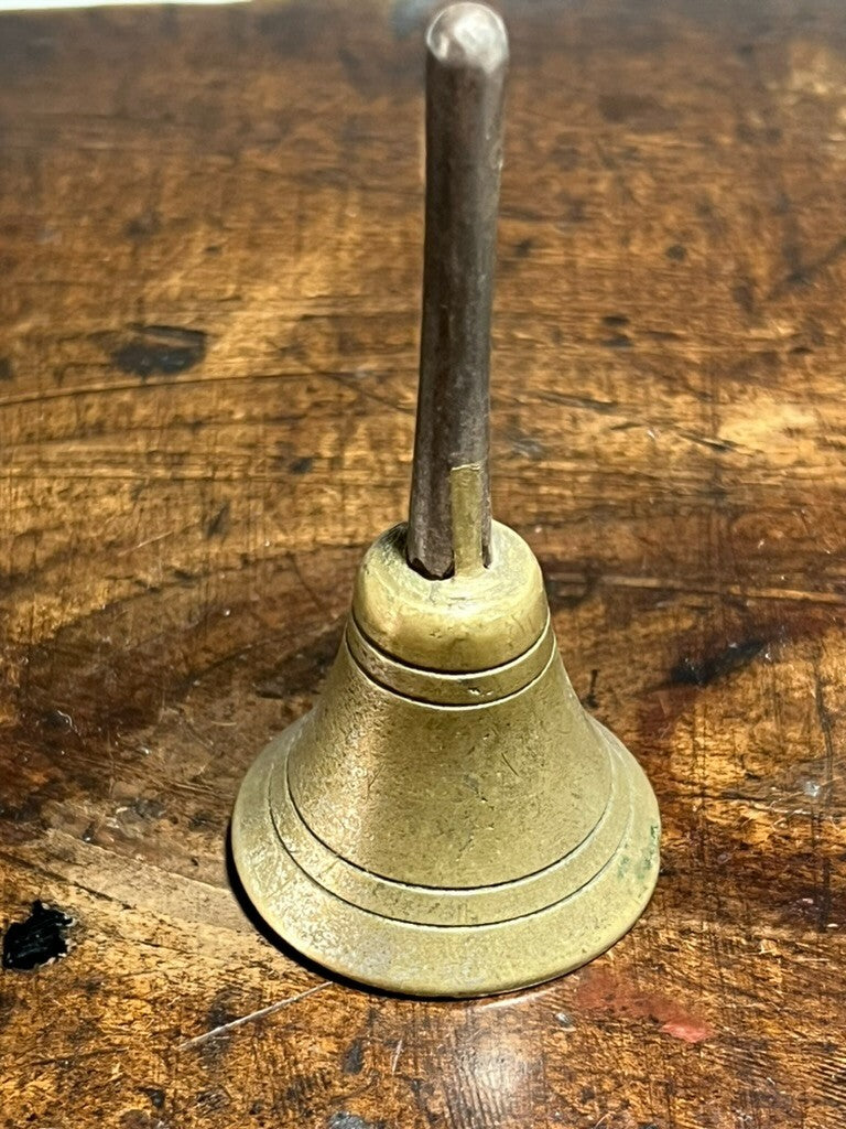 Sonnette Cloche Métal Laiton Diamètre 4,4 Hauteur 9 Vintage