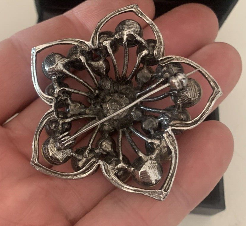 Broche Fleur De Pierres Effet Diamants Veste Foulard Grand Format Vintage