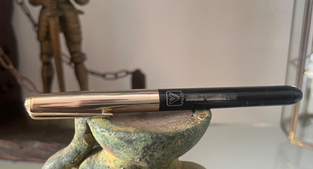 V Pilot Pen Fountain Pen USA And Disposable Collectibles Doesn'T Use Vintage