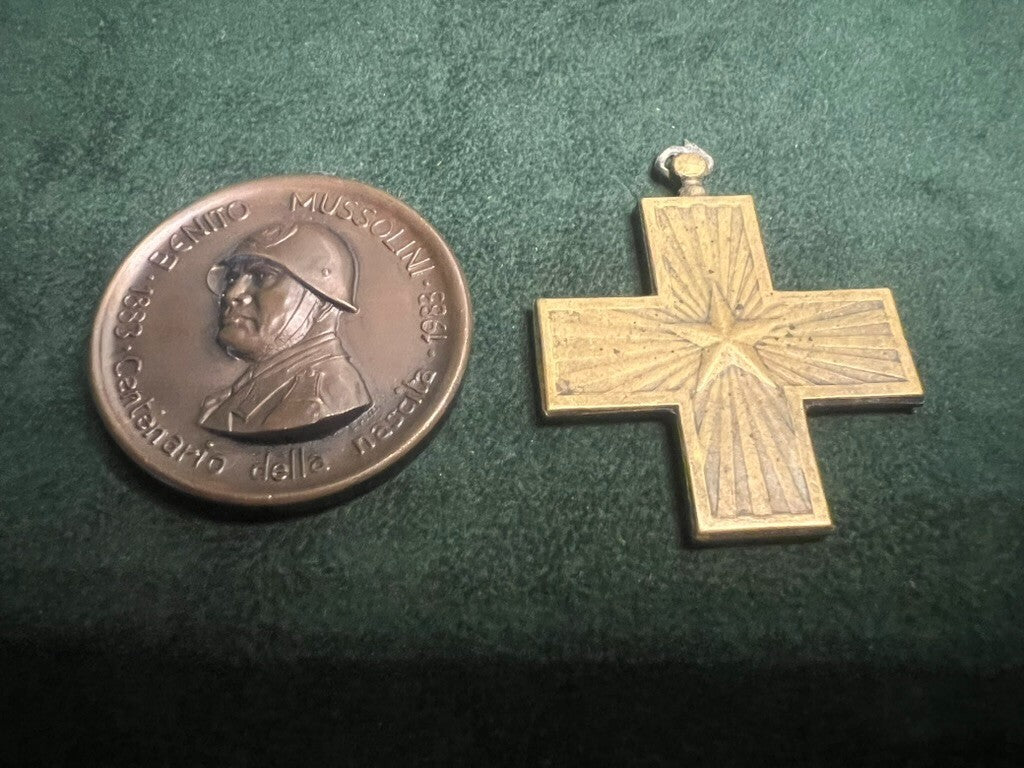 🔴 Medaglie CROCI AL MERITO e BRONZO NEMICO nastri e spille lotto unico vintage