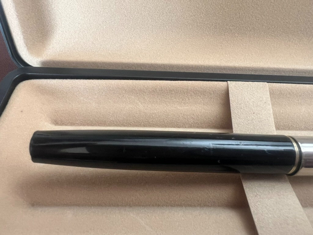 Pen Fountain Pen Black A Piston Pen Aerodynamic Gold Marking Vintage And