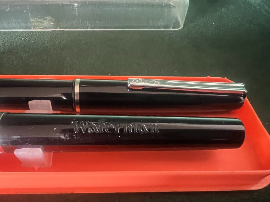 🔴 WATERMAN Flash Füllfederhalter mit Schlüsselring und Patronenhalter. 