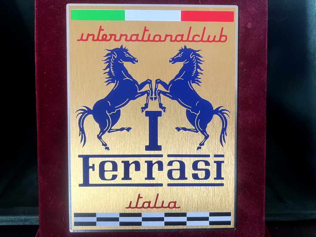 🔴 FERRARI auto FERRASI ITALIA international club piastra placca metallo vintage