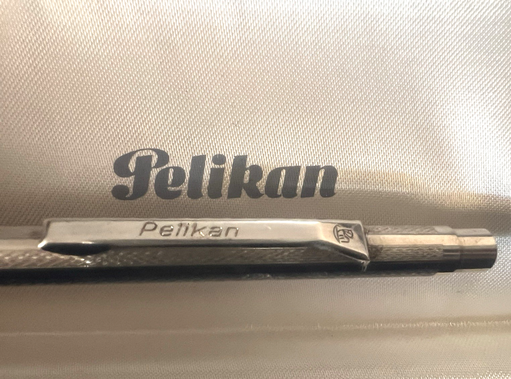 Pelikan Penne Sphère Plaqué Argent Guilloché Automatique Écrit Vintage