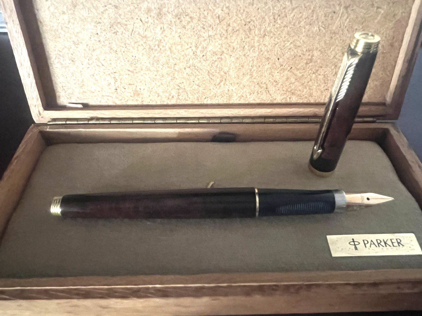 🔴 PARKER Füllfederhalter 75 Thuja Lack, 14K Goldfeder, M (mittel), mit Etui 