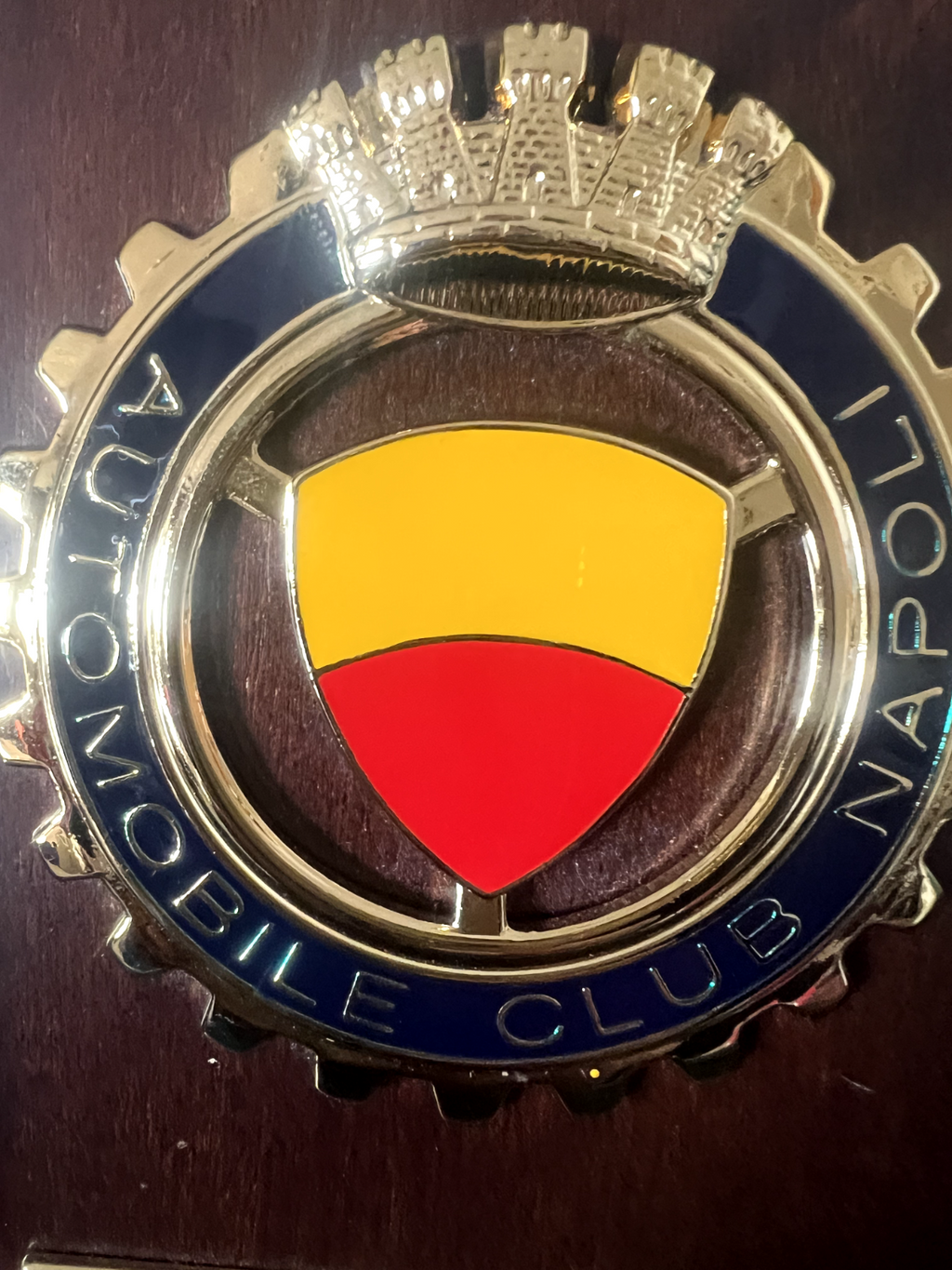 🔴 AUTOMOBIL CLUB NAPOLI Auto-Motorrad-Metallplakette und Emaille-Wappen 1906–2006 