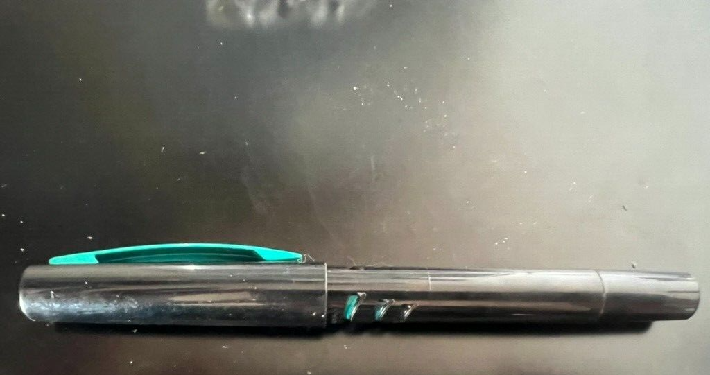 Pelikan G0 Stylo-Plume Stylo à Plume à Cartouche Doré Écrit Vintage 