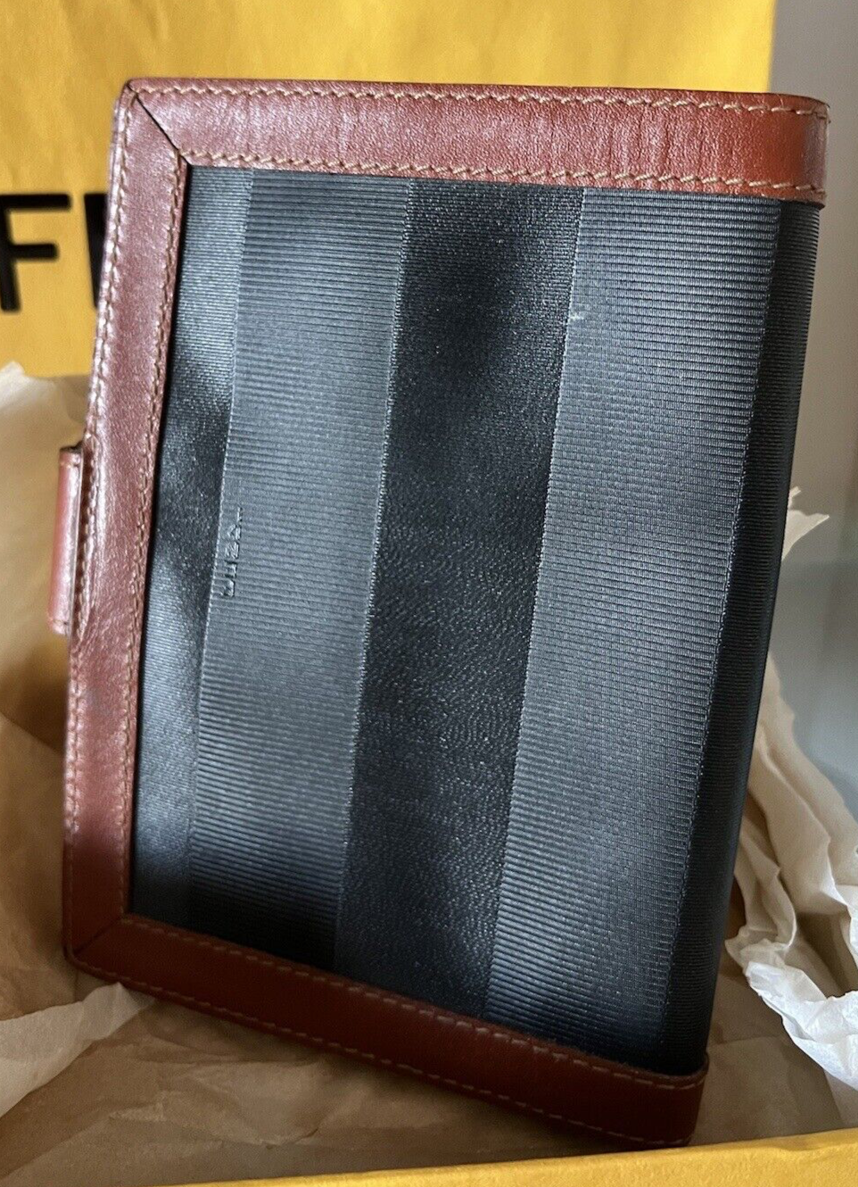 Fendi Amène Agenda Tissu Noir et Cuir Roma mit Boîte Vintage L 13 H 17 