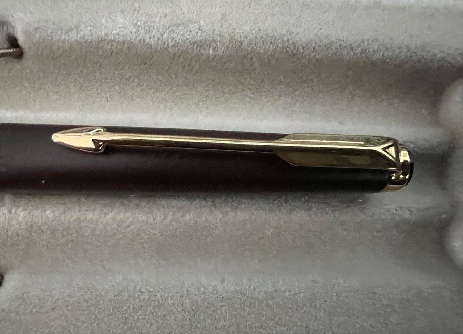 🔴 PARKER penna sfera lacca marrone con profili dorati scrive astuccio vintage