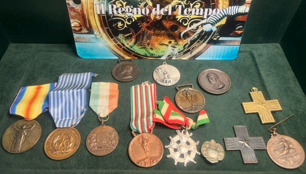 🔴 Medaglie CROCI AL MERITO e BRONZO NEMICO nastri e spille lotto unico vintage